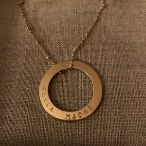 Gold necklace with pendant “belle madre”.